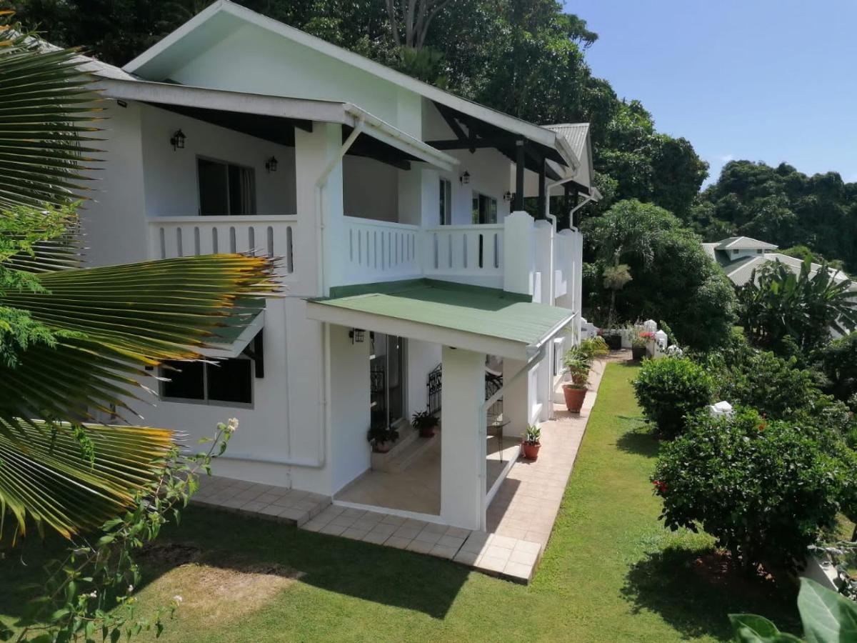 Bottle Palm Villa วิกตอเรีย ภายนอก รูปภาพ