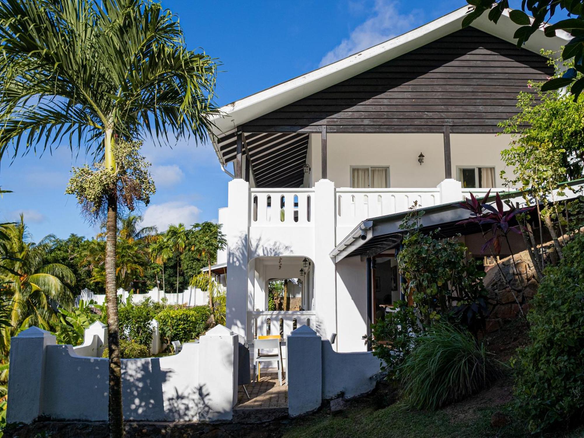 Bottle Palm Villa วิกตอเรีย ภายนอก รูปภาพ