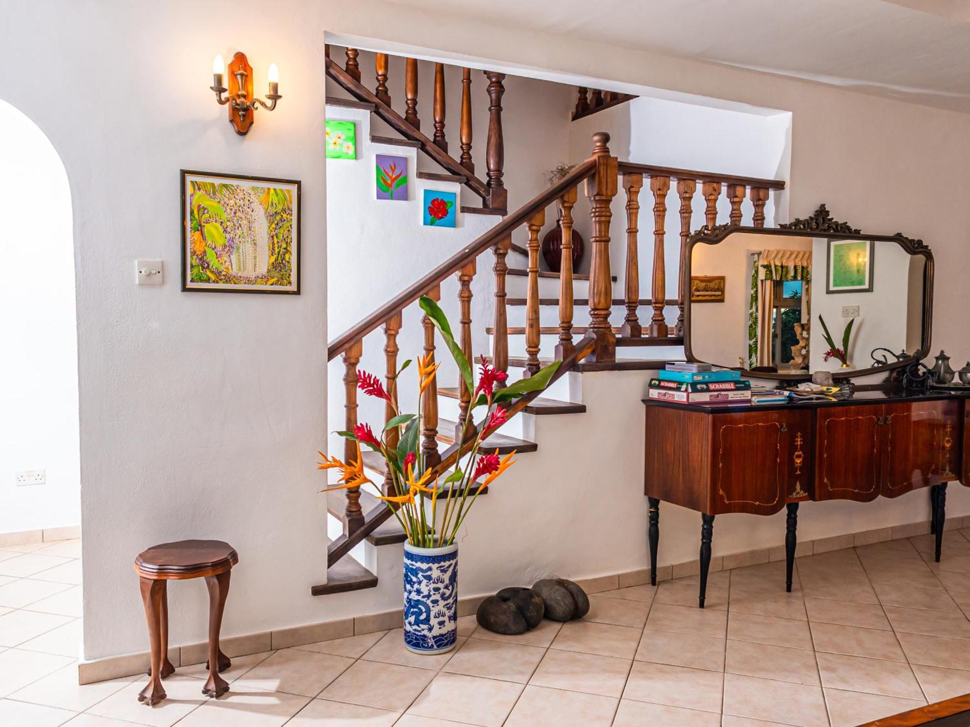 Bottle Palm Villa วิกตอเรีย ภายนอก รูปภาพ