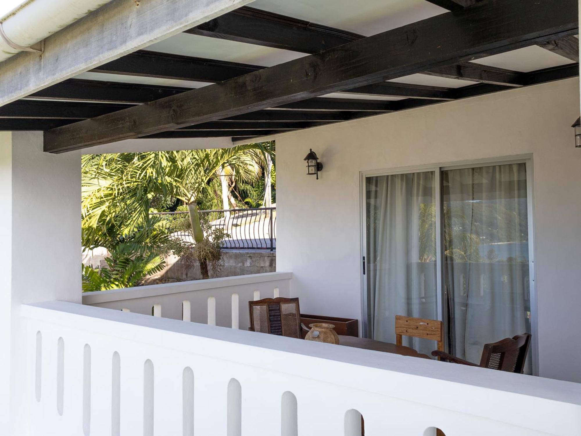 Bottle Palm Villa วิกตอเรีย ภายนอก รูปภาพ